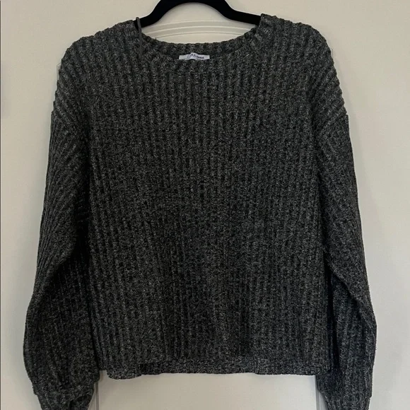 Zara | (M) Cozy Gray Ribbed Sweater - Picture 4 of 7